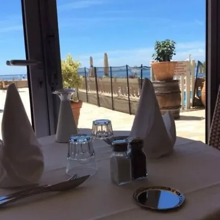 Stella Di Mare מלון 3*